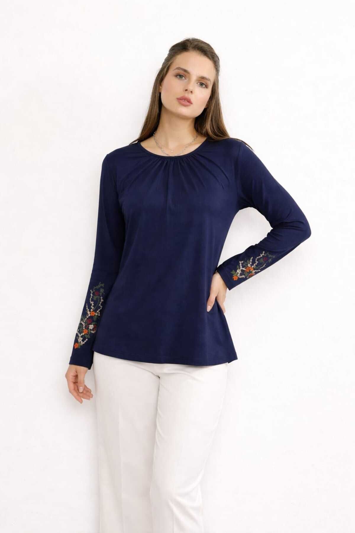 Kadın Likralı Orta Yaş Ve Üzeri Dört Mevsim Füme Anne Penye Bluz Yeni Sezon Kolu İşlemeli Lacivert - 2XL