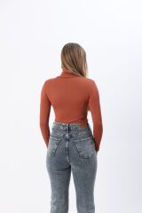 Kadın Beyaz Yeni Sezon Tam Boğazlı Balıkçı Yaka Penye Body Bluz Kahverengi - L