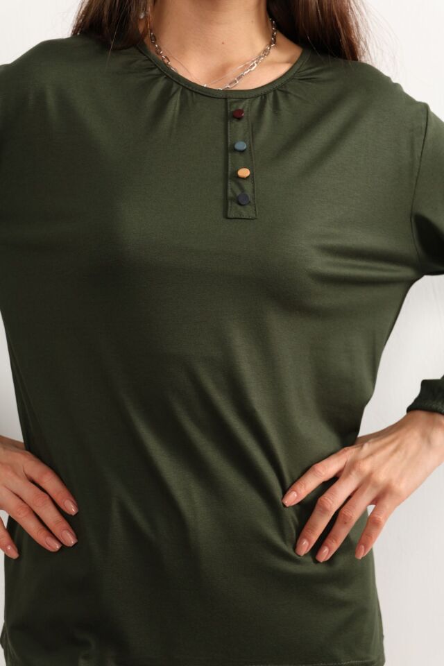 Kadın Likralı Orta Yaş Ve Üzeri Dört Mevsim Yeşil Anne Penye Bluz Düğme Desenli Lastikli Kol Haki - M