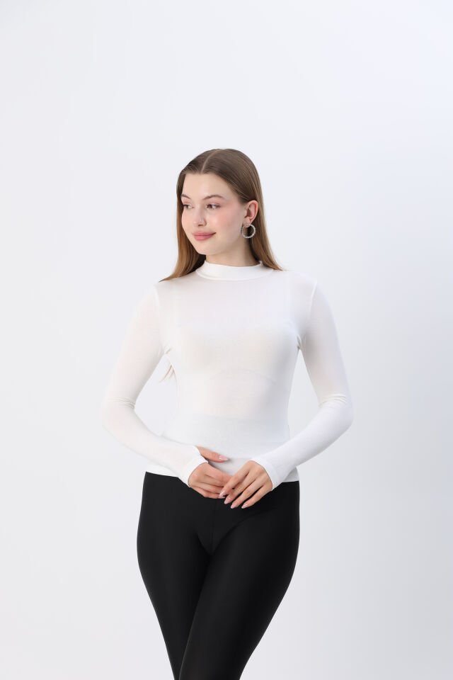 Kadın Beyaz Yarım Boğazlı Yarım Balıkçı Yaka Parmak Detaylı Penye Body Bluz Beyaz - S