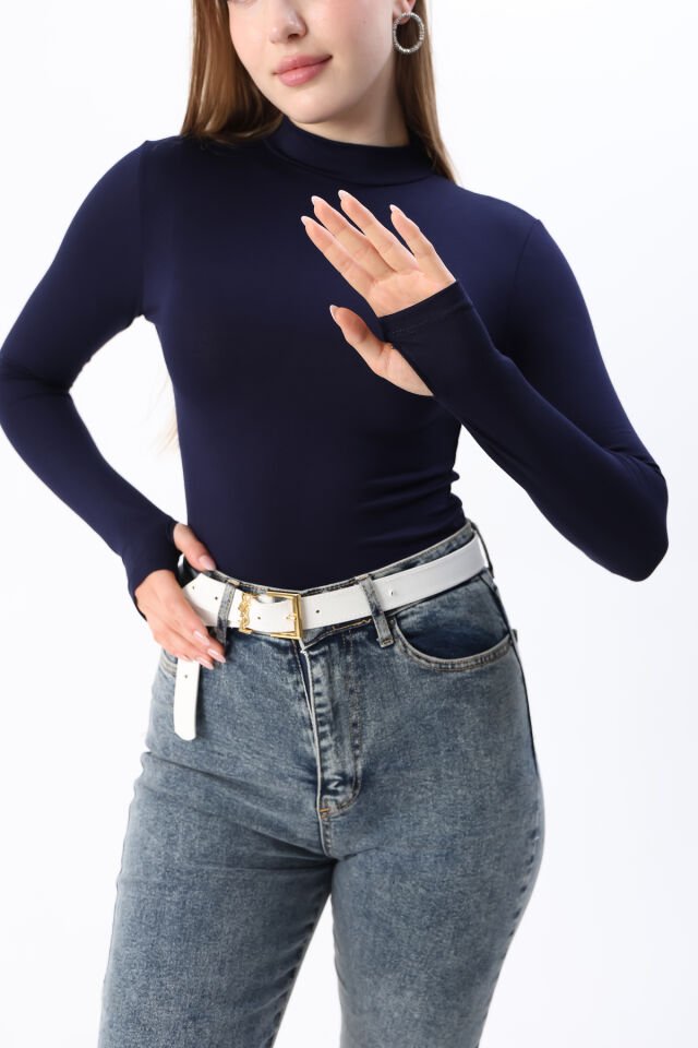 Kadın Beyaz Yarım Boğazlı Yarım Balıkçı Yaka Parmak Detaylı Penye Body Bluz Lacivert - S